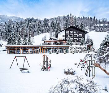 Lyžov&aacute;n&iacute;, wellness a z&aacute;bava