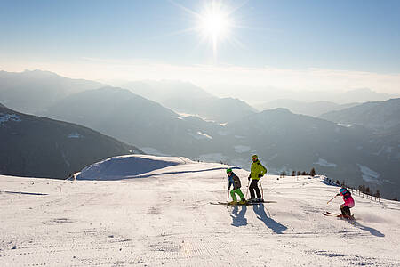 Zimn&iacute; rodinn&aacute; dovolen&aacute; - Emberger Alm